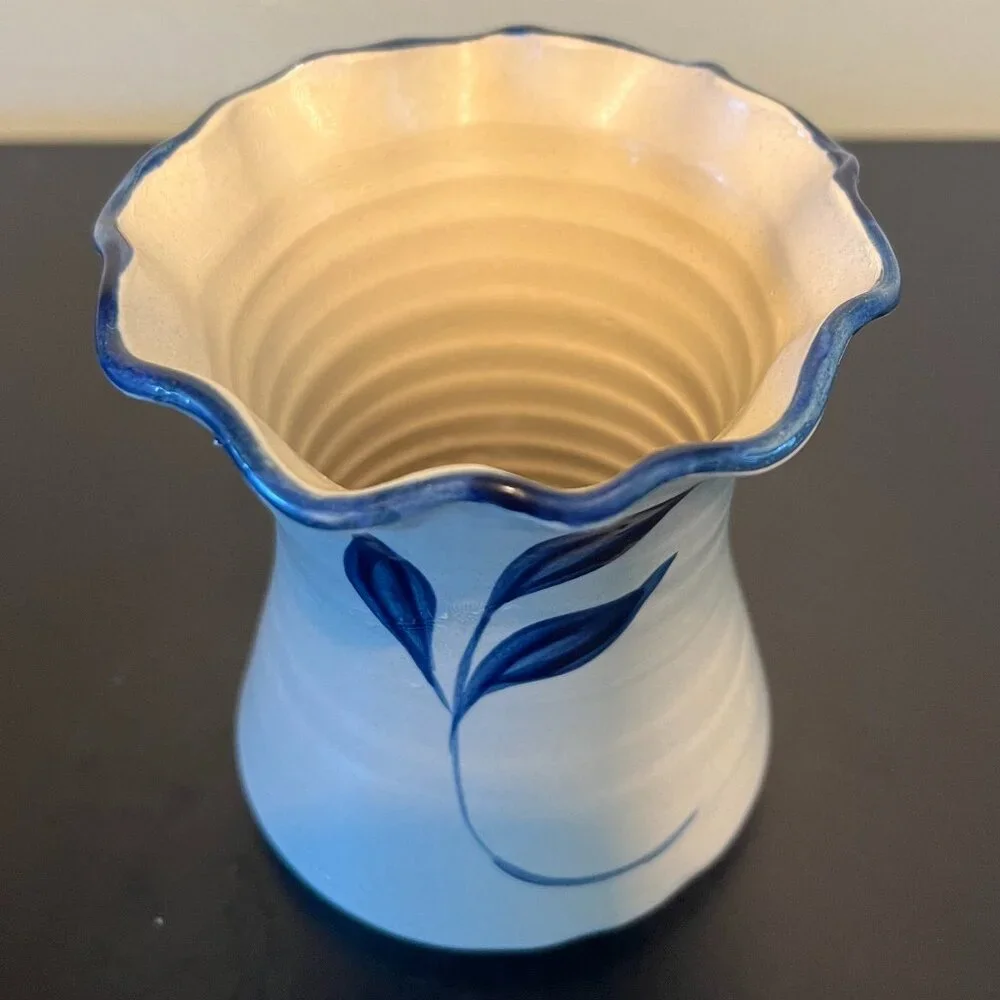 Vintage Williamsburg Pottery Salt Glaze Ruffled Vase Cobalt Blue 1992